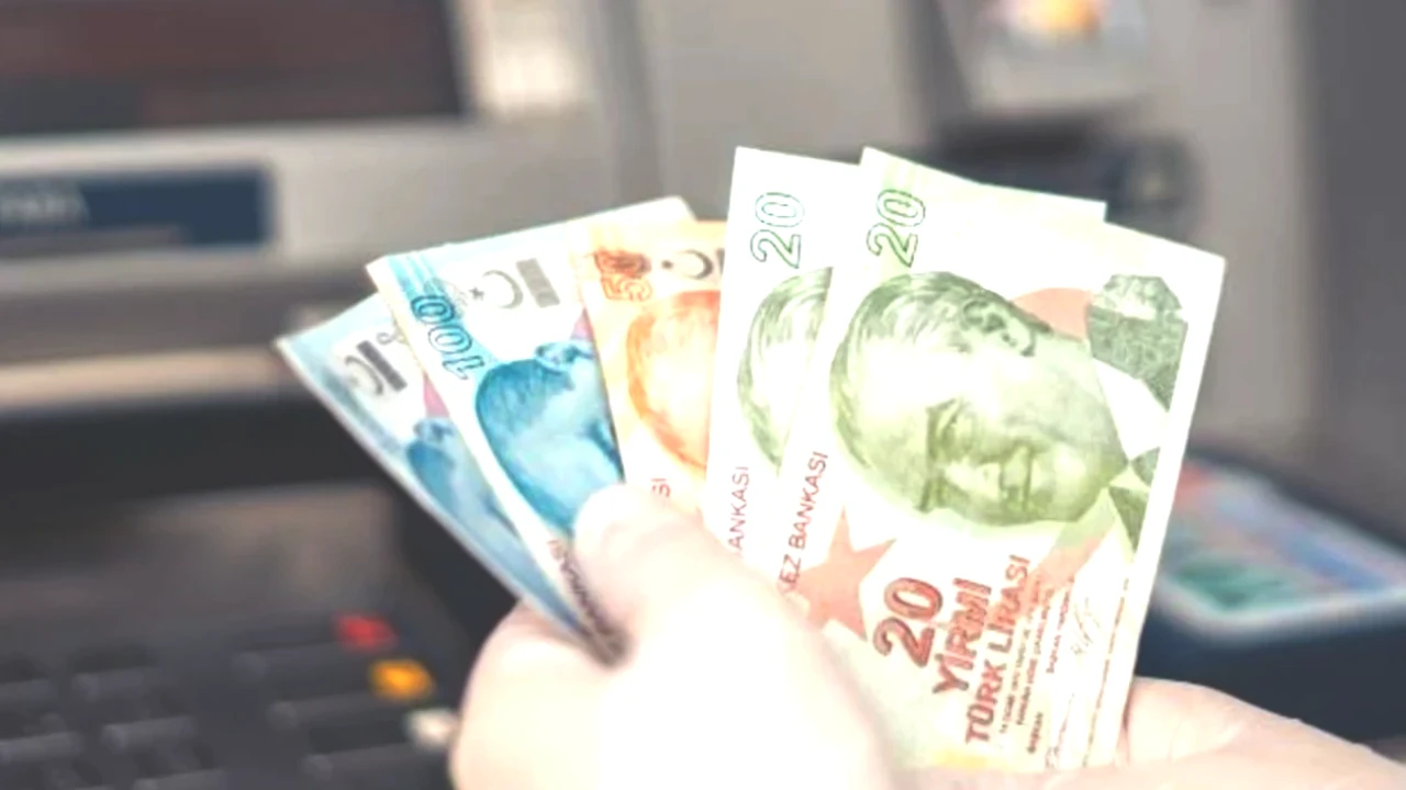 Emekli Maaşlarında Büyük Değişim! SSK, Bağ-Kur ve Memur Emeklisi İçin Yeni Taban Maaşını Öğrenin!